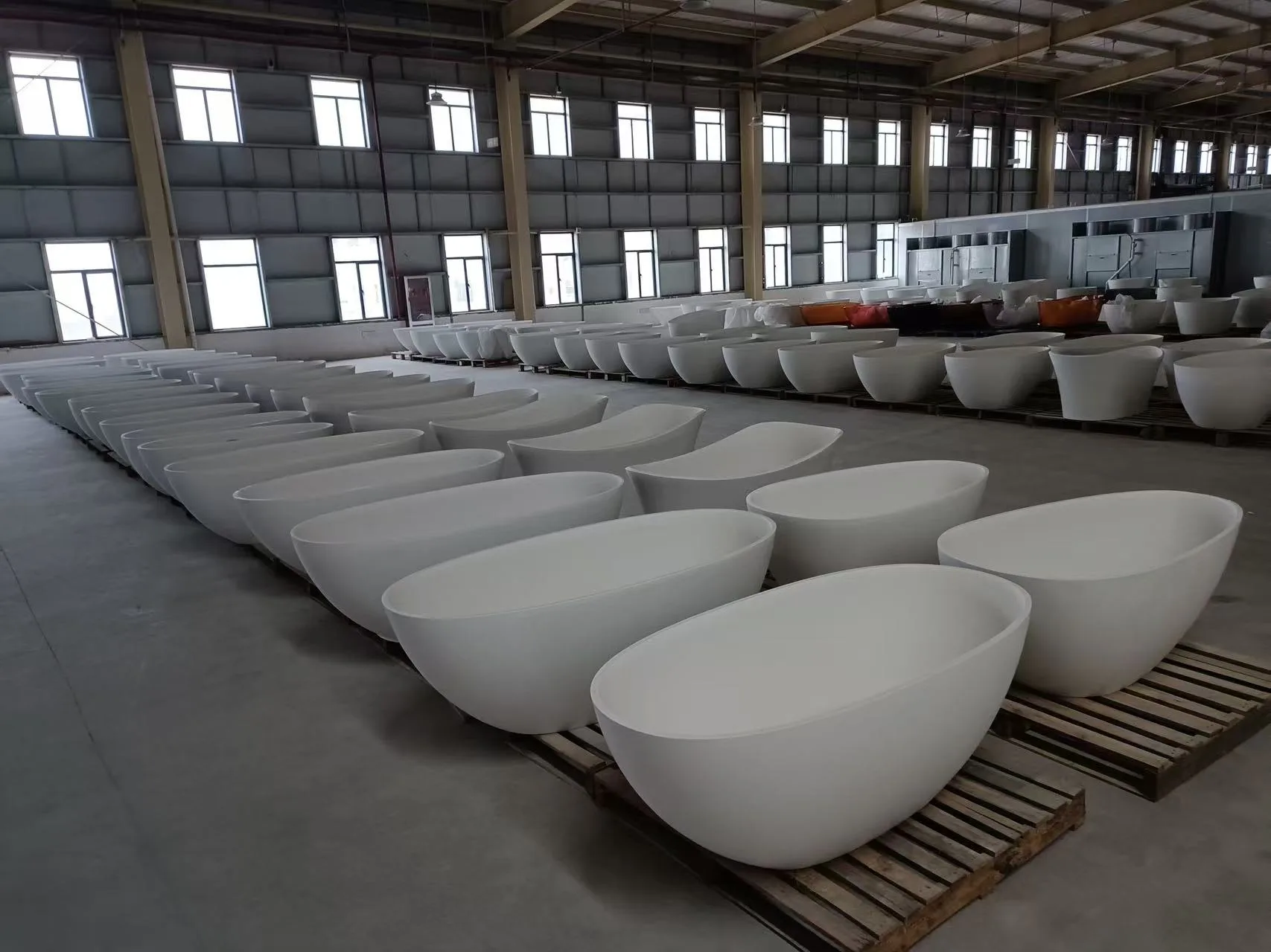 Mass production of Stone Resin Bathtubs in Hongdao factory