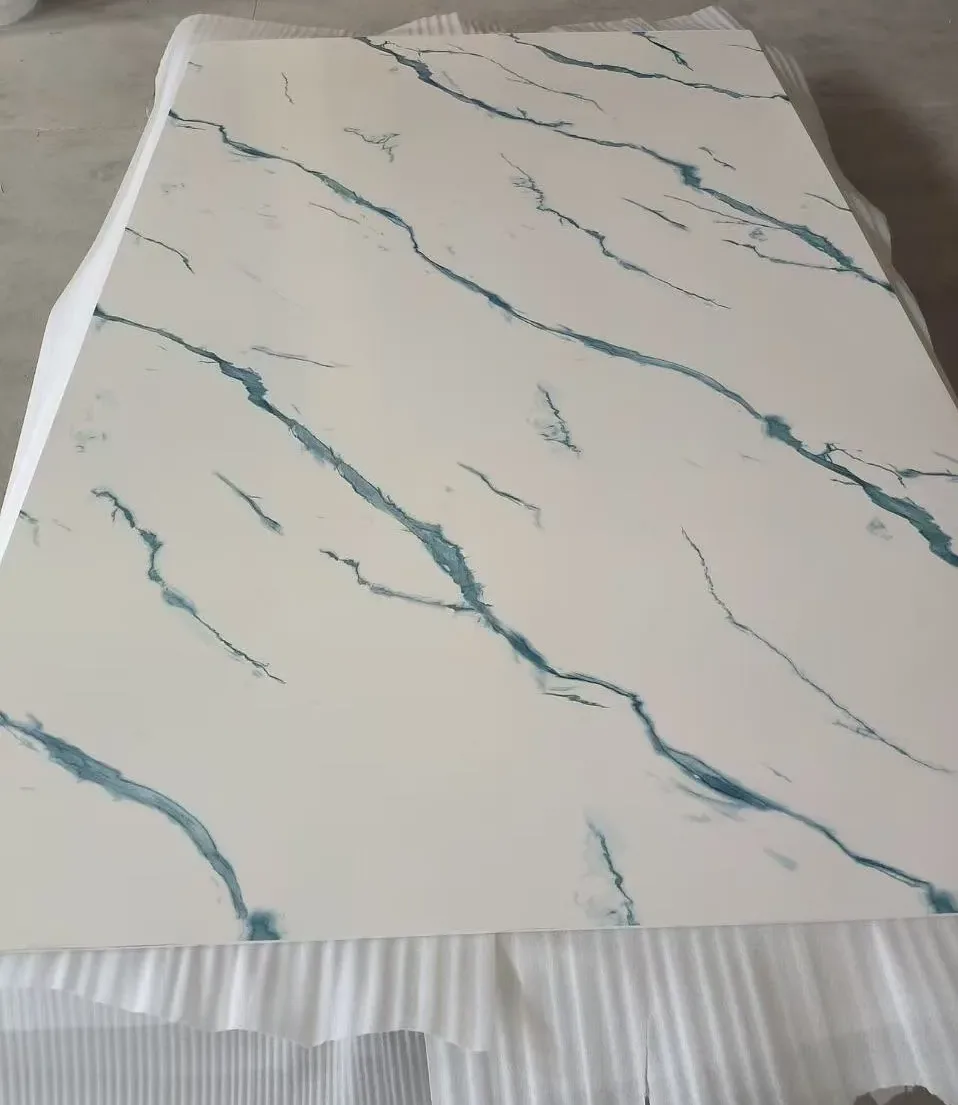 Close-up of striking blue veining on HONDAO seamless marble shower panels.